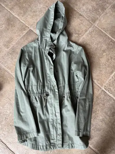 Girls old navy olive green jacket size 10/12 Excellent condition smoke free pet free $10