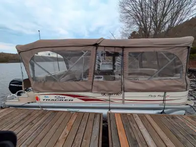 Du plaisir en famille pour tout l'été! Moteur Mercury 60hp - Excellente condition Intérieur impeccab...