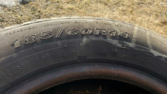 2 pneus d été 185/60R14 dans Pneus et jantes  à Rimouski / Bas-St-Laurent - Image 2