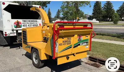 I am selling a 2008 Vermeer 1000 XL chipper, a powerful and reliable machine for all your wood chipp...
