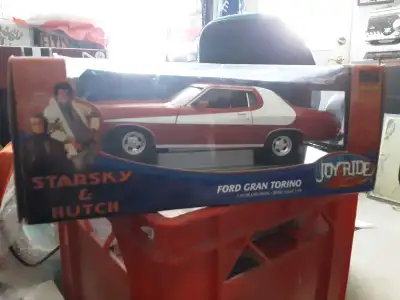 STARSKY & HUTCH FORD GRAN TORINO 1/18