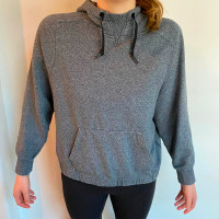 LULULEMON GREY PULLOVER HOODIE