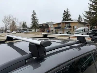 Roof rack crossbars for 2009-2017 VW Tiguan. They work fine, just don’t need them.