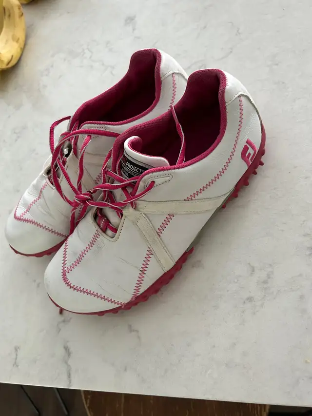 Women’s fj golf shoes size 8 in Golf in Guelph - Image 2
