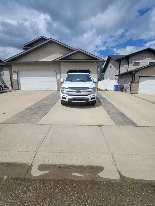 2019 f150 lariat loaded but no sunroof has 5 0 coyote engine. in Cars & Trucks in Medicine Hat