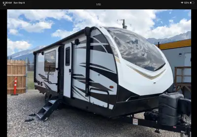 2021 Keystone Outback 221UMD in like new condition. No smoking, no kids, no pets, no shoes! Original...
