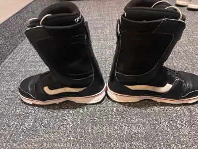 Vans 9.5 boa snowboard boots, View more
