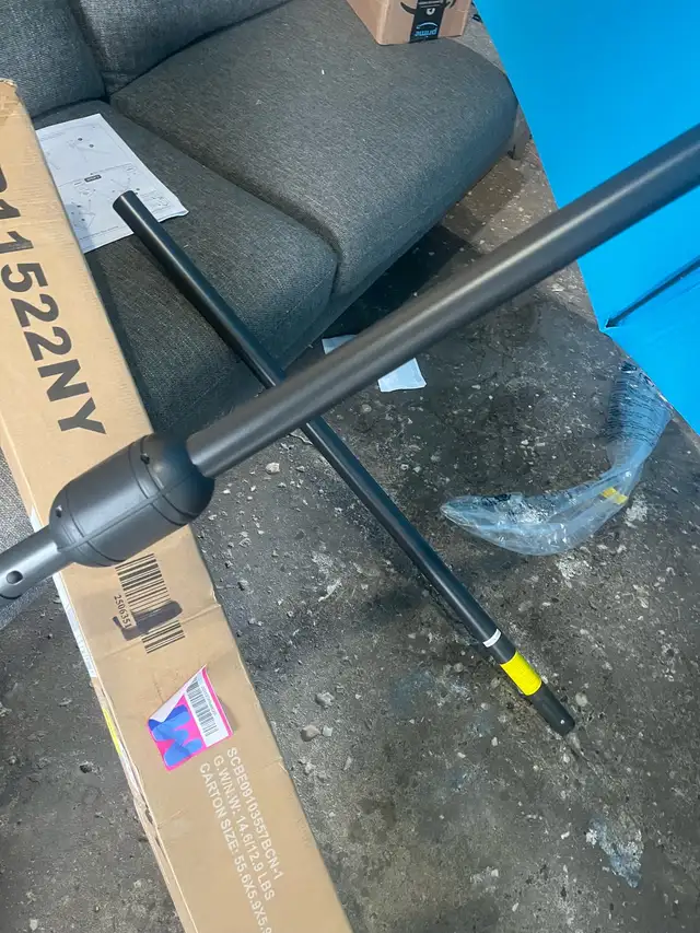 Cooshade Umbrella in Patio & Garden Furniture in Hamilton - Image 3