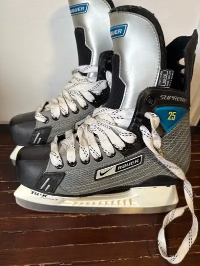 Supreme Bauer Nike TUIK Custom 6D