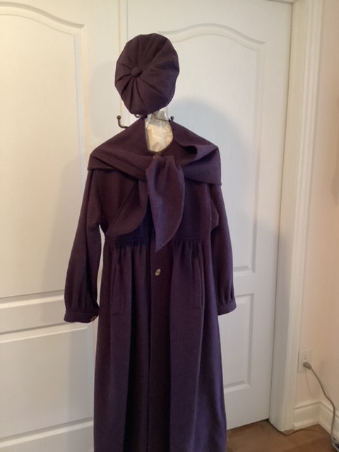 Vintage Coat in Women's - Tops & Outerwear in Oakville / Halton Region