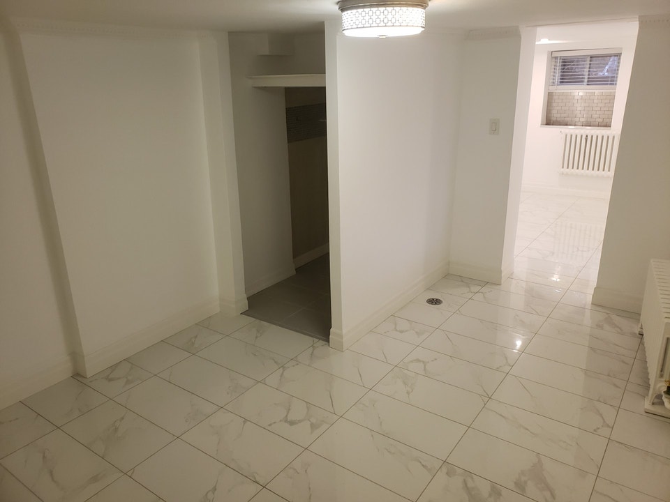 High Park Apartment For Rent !! 4