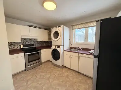 I’m looking for a male roommate to share my apartment, 2 bedrooms house for Rent –5 Minutes Walk to...