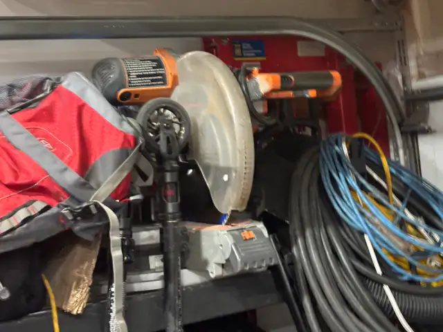 Ridgid 10” compound mitre saw in Power Tools in Hamilton - Image 3