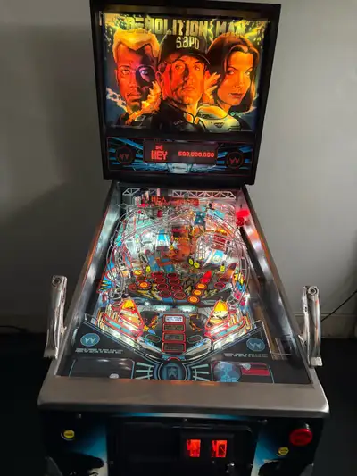 Great game with new lockdown bar,apron cards and LED bulbs installed. Playfield and cabinet in excel...