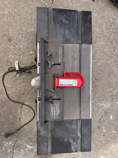 8.5 Amp motor Hardly used and in good condition Tables about 34’x14’ OBO