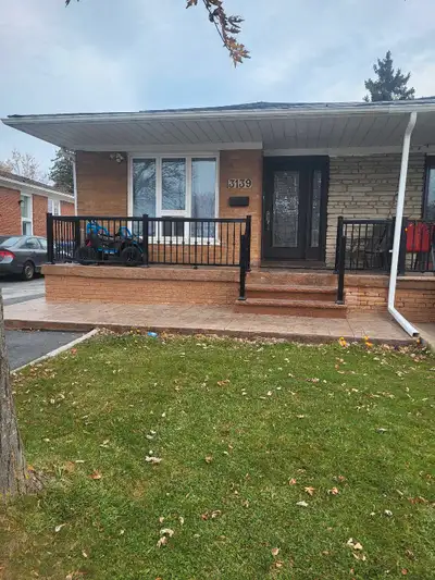 ROOM FOR RENT GIRLS ONLY (SHARING) IN MALTON, MISSISSAUGA