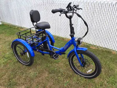 Tricycle électrique pliable Ollie Leo, View more