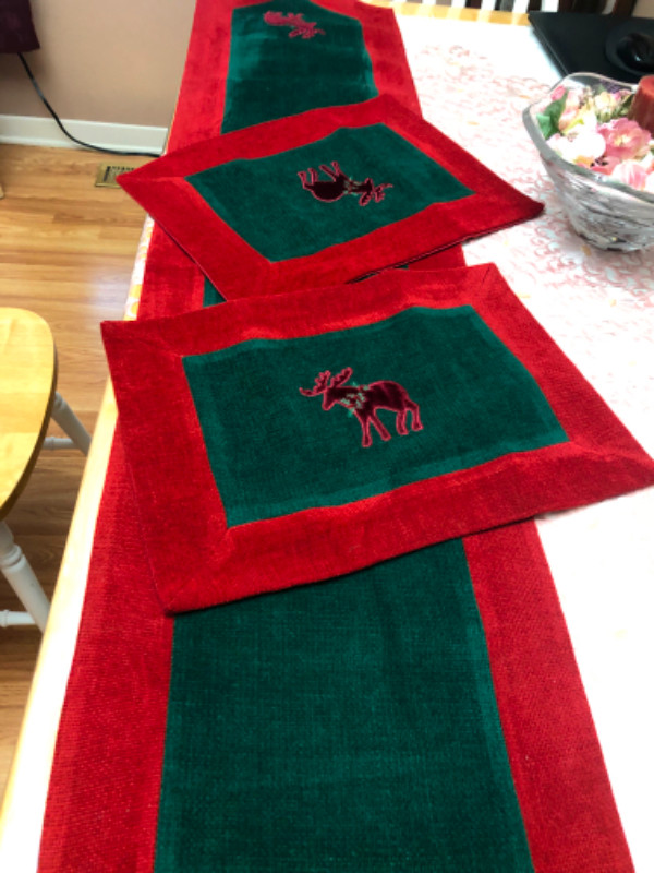 moose table runners in Holiday, Event & Seasonal in Cape Breton - Image 2