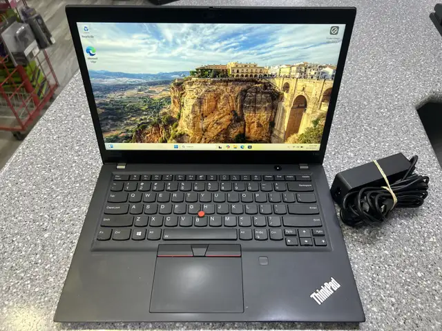 Lenovo ThinkPad T14S Gen 1 I7-10510U 16GB 512GB Laptop in Laptops in Oshawa / Durham Region - Image 2