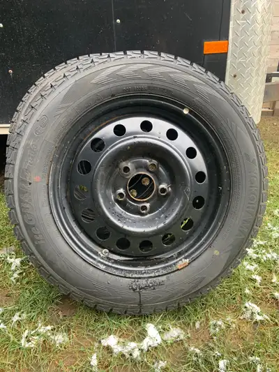 Full set of 4 lightly used winter tires for sale. Size 205/60/R16. Comes on steel rims. I used for 1...