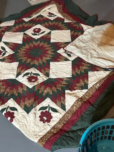 Floral Pattern Quilt , good for a project piece , View more