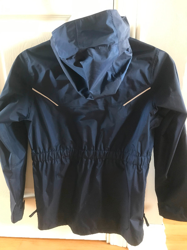 Manteau imperméable pour fille Patagonia gr:12 (L) dans Enfants et jeunesse  à Ouest de l’Île - Image 2