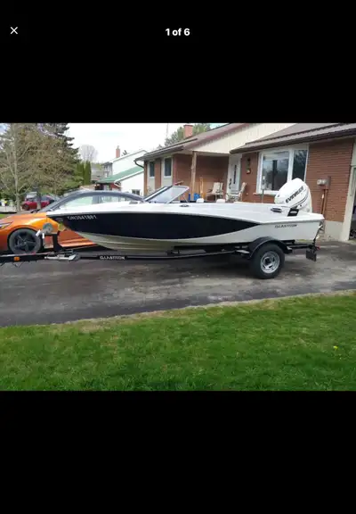 2012 Glastron bowrider boat with 115hp evinrude e-tec with stainless prop will do 50mph, good on fue...