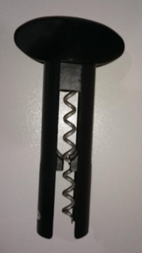 Screw-pull style wine bottle corkscrew opener