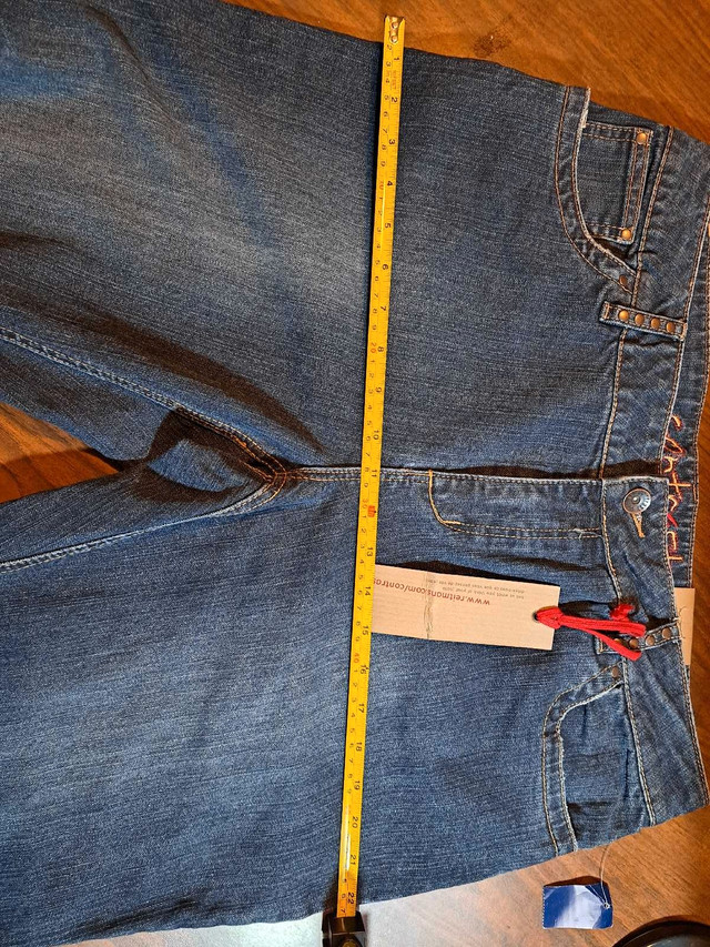 NEWReitmans Contrast Flared Jeans Reitmans Contrast Flared Jeans in Women's - Bottoms in City of Toronto - Image 3