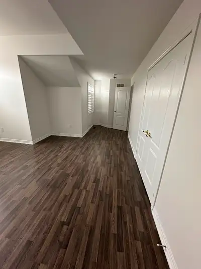 3 Private Rooms For Rent - Brampton