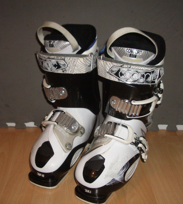 bottes de ski boots  ATOMIC  Livefit 50 mondo 24-24.5 / 6-7 US f dans Ski  à Ville de Montréal - Image 3