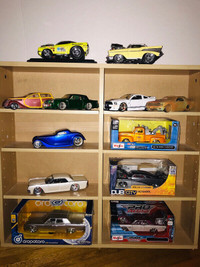 OVER 300 - 1:24 SCALE DIECAST CARS