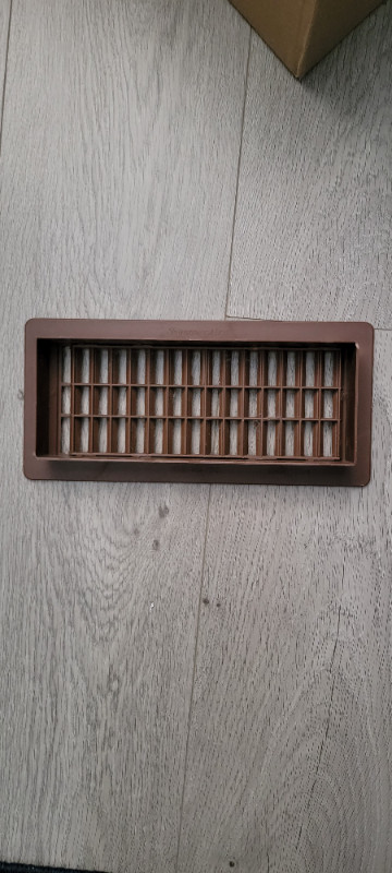 Floor vent register (4x10") in Heating, Cooling & Air in Mississauga / Peel Region - Image 3