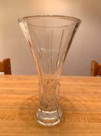 Crystal vase – Vase de cristal