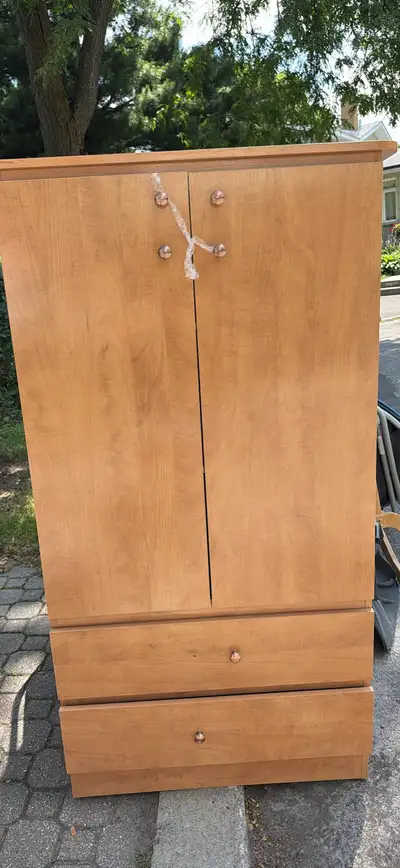 Armoire en bois avec deux tiroirs, View more