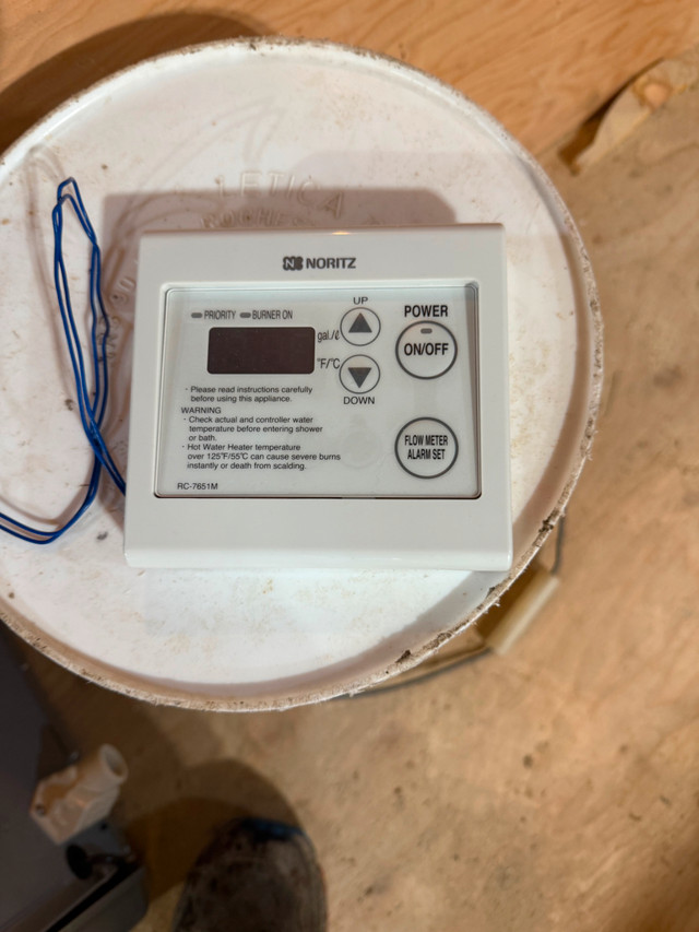 Noritz 199k btu on demand water heater. like new. used 5 years. in Heaters, Humidifiers & Dehumidifiers in Kenora - Image 4