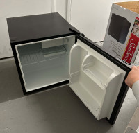 Sunbeam 1.7 CU. FT. Compact Refrigerator (Black)