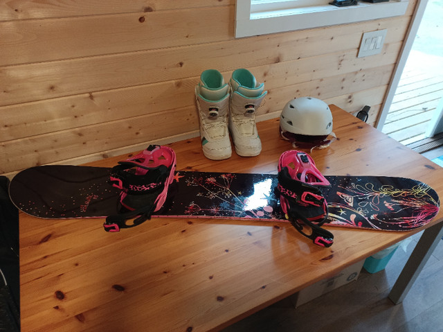 Women's snowboard, boots, bindings, and helmet in Snowboard in Comox / Courtenay / Cumberland