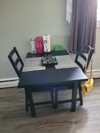 Kitchen table & chairs