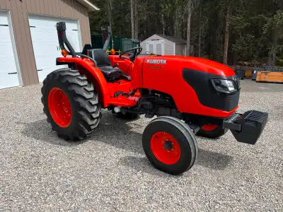 2012 KUBOTA MX5100F TRACTOR, 52.2 HP, SHUTTLE SHIFT 8 SPEED TRANSMISSION WITH 540 REAR PTO, 2866LB 3...