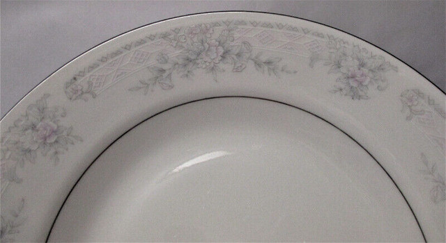 Set of 4pcs Sango Majesty Collection Romantica 8396 Salad Bowls in Other in Stratford - Image 3
