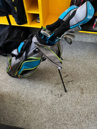 Macgregor Tourney Mt Jr golf set 