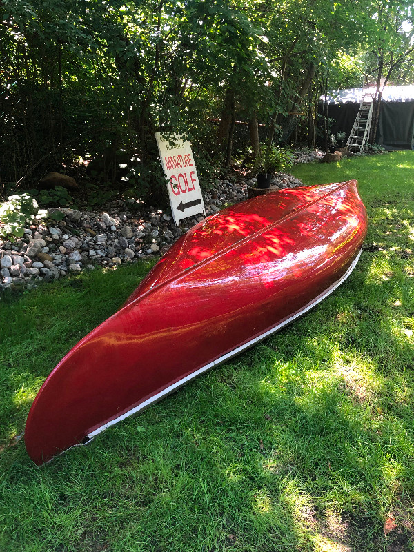 Canoe 15 ft 9” red Canoes, Kayaks & Paddles Kingston Kijiji