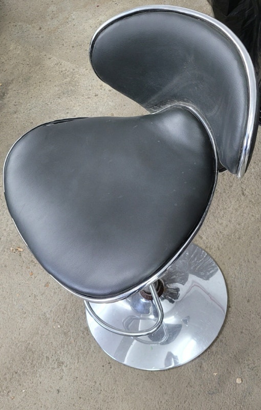 CHAISE DE BAR Chaises, Fauteuils inclinables Ville de Montréal Kijiji