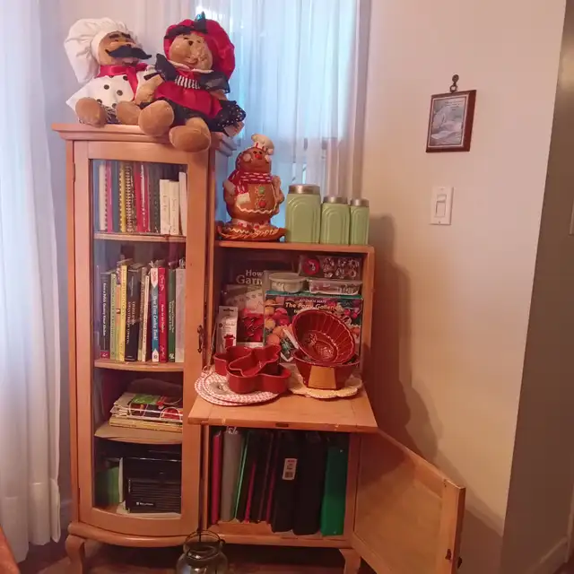 CLASSICAL DESK/ BOOKCASE/KNICKKNACKS SHELF..10 picsNew Price in Hutches & Display Cabinets in Windsor Region - Image 8