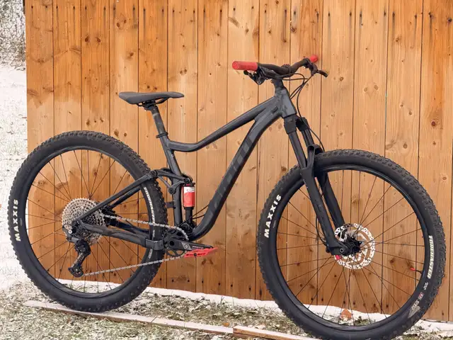 2022 Giant Stance 2 Medium In excellent shape64872057063683120