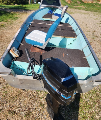 For Sale - REDUCED 1979 Vanguard 16 ft Aluminum Fishing Boat with 1981 Electric Start 25 Hp Mercury...