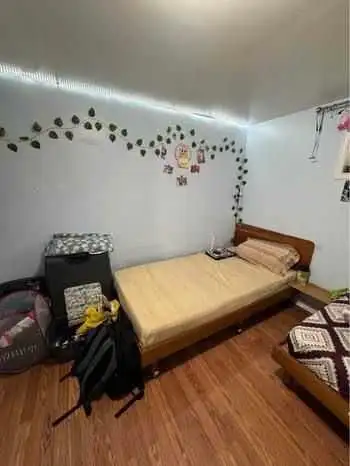 Shairing Room for Girl Available