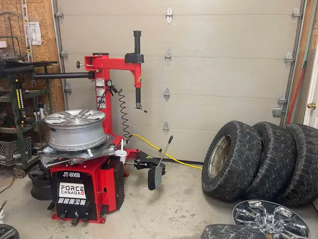 Brand New Tire Changer with Arm assist and Wheel balancer in Other in Saskatoon - Image 5