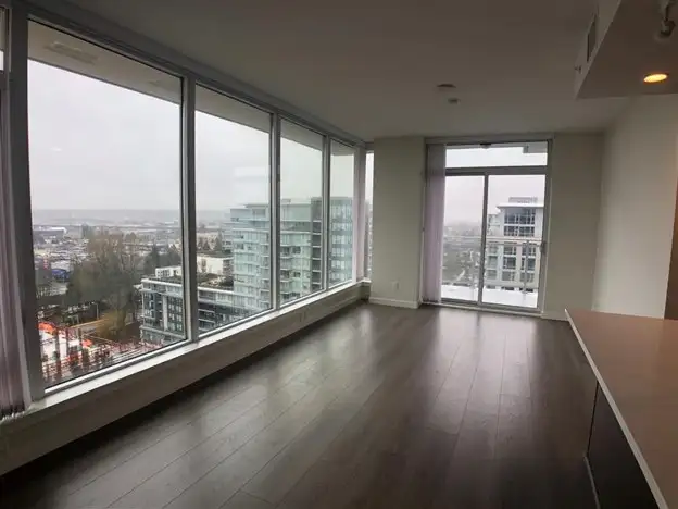 3-Bed   1 Big Den Penthouse Unit at Capstan Village for Rent!